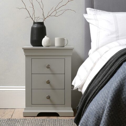 3 Drawer Bedside Table – Chantilly Pebble Grey – The Cotswold Company