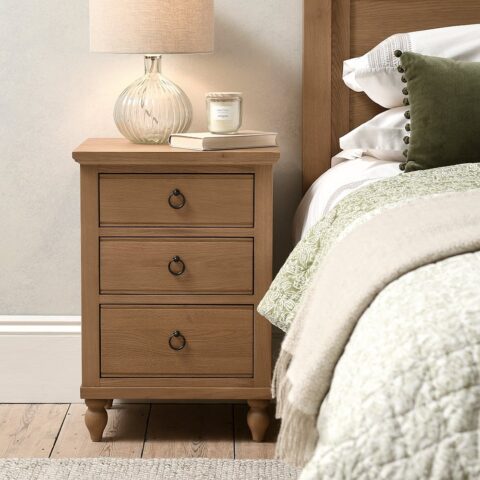 3 Drawer Bedside – Elkstone Mellow Oak – The Cotswold Company