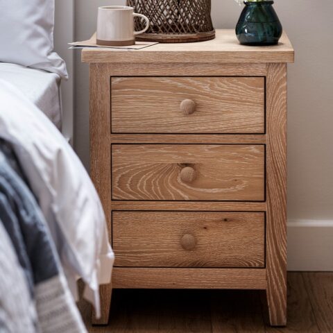 3 Drawer Bedside Table – Inglesham Whitewash Oak – The Cotswold Company